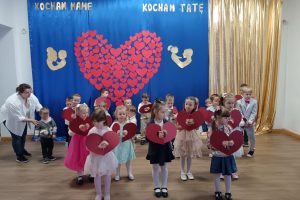 ,,Kocham Mamę, kocham Tatę i ich razem na dodatek”